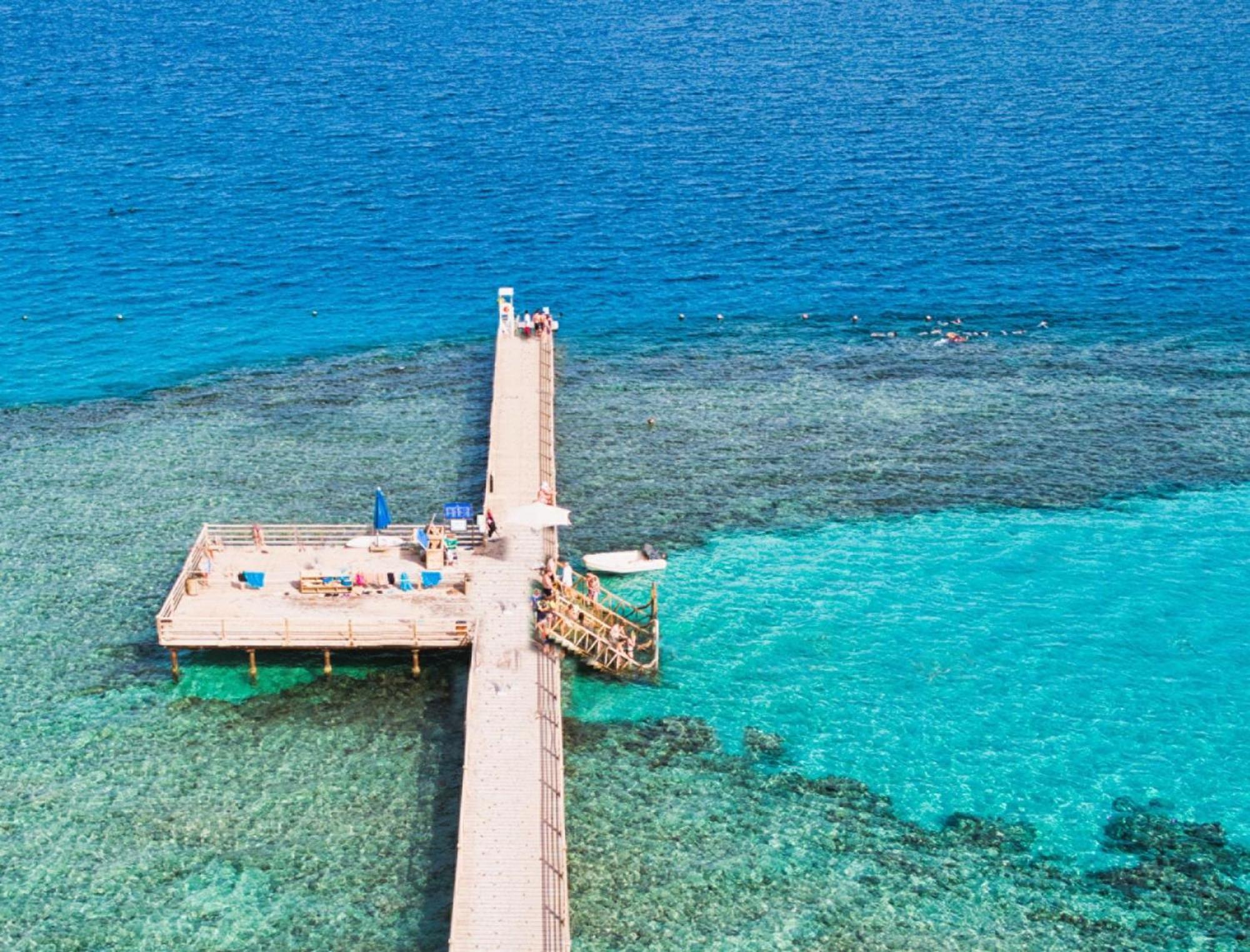 Tropitel Sahl Hasheesh Hotel Hurghada Ngoại thất bức ảnh Aerial view of the pier at the island of Culebra